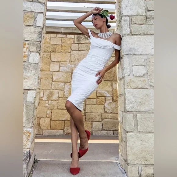 Loelle Dresses | Nwot Loelle Off Shoulder Ruched Midi Dress. White. Small | Color: White | Size: S | Goiana's Closet